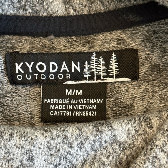 Kyodan Outdoor | Snake Print Mock Turtleneck Pullover Sweatshirt - Picture 5 of 8